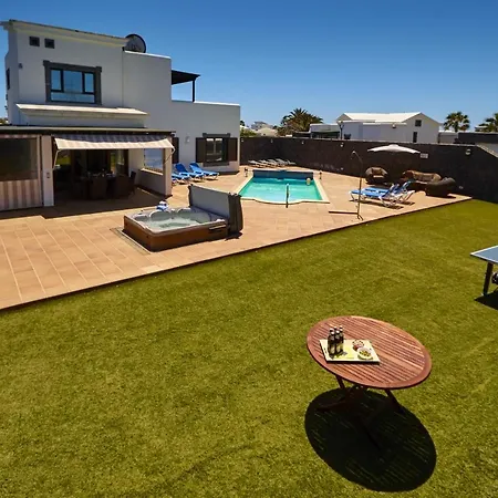 Casa Beluka By Now Ltd プラヤ・ブランカ